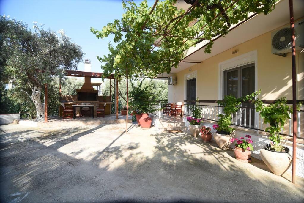 Eirini Agia Varvara Lesvos *